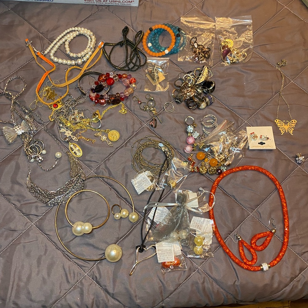 Mixed lot of used and new jewelry